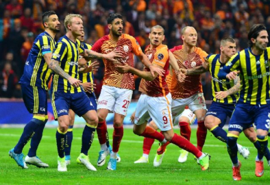 Galatasaray büyük maçlarda dağıldı