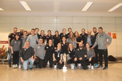 Avrupa şampiyonu VakıfBank yurda döndü