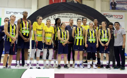Fenerbahçe sezonu ikinci bitirdi