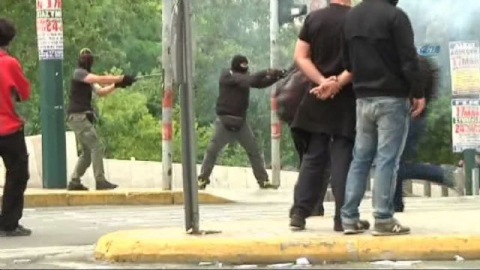 Yunanistan karıştı: Çatışma çıktı