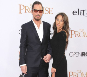 Ünlü müzisyen 52 yaşında hayatını kaybetti