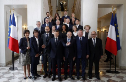 Fransa'da yeni kabine ilk kez toplandı