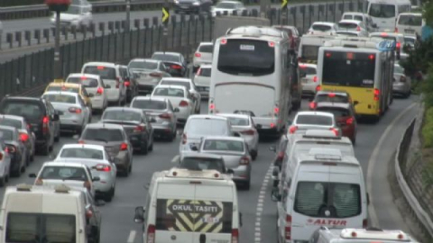 Bayram tatili İstanbul trafiğini kilitledi