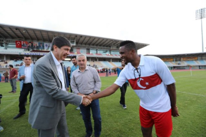 Eto'o gönülleri Ay-Yıldız ile fethetti