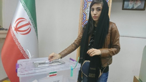 İran halkı sandık başında