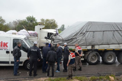 Patlayan lastiği değiştirirken çarpan kamyon öldürdü