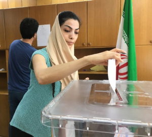 İzmir'de İranlı seçmenler için sandık