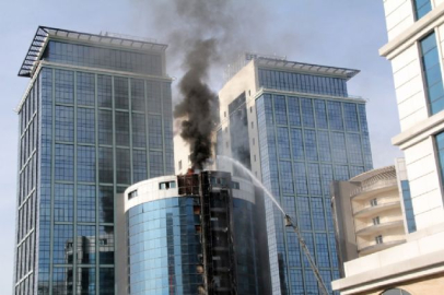 Otel inşaatında korkutan yangın