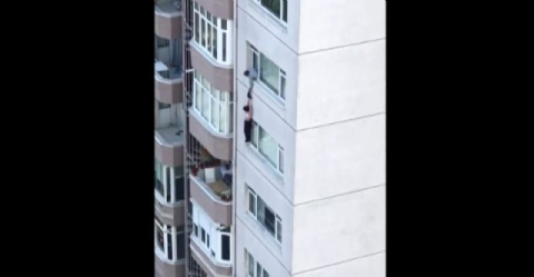 Daha fazla tutamadı: Eşi 8'inci kattan aşağı düştü