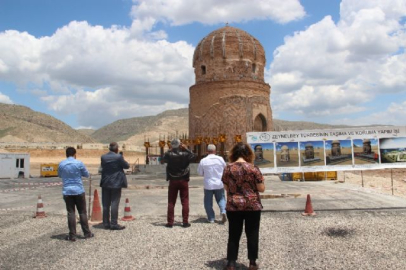 Taşınan Zeynel Bey Türbesi'ne ziyaretçi akını