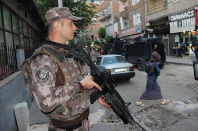 Diyarbakır'da 1400 polisle dev operasyon