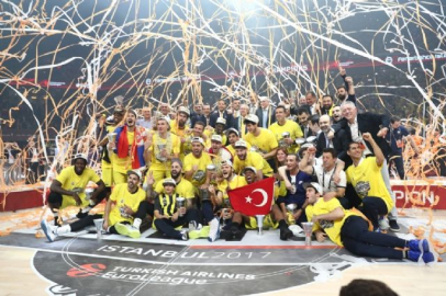 Fenerbahçe kafilesi yolda kaldı