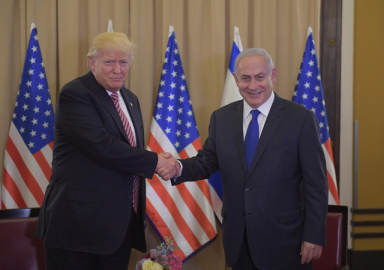 Trump, Netanyahu ile görüştü