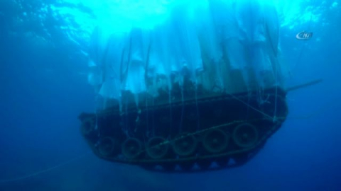 Askeri tank böyle batırıldı