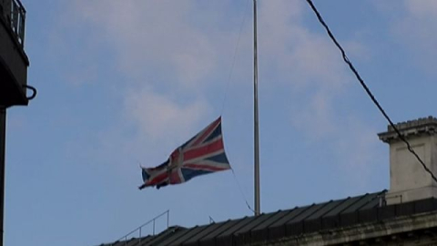 İngiltere Başkonsolosluğunda bayraklar yarıya indirildi