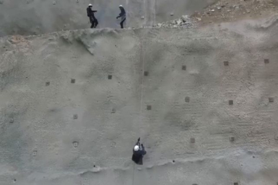 Dev baraj inşaatında profesyonel dağcılar da görev yapıyor