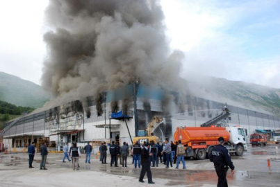 Marketler zincirinin bölge deposundaki yangın