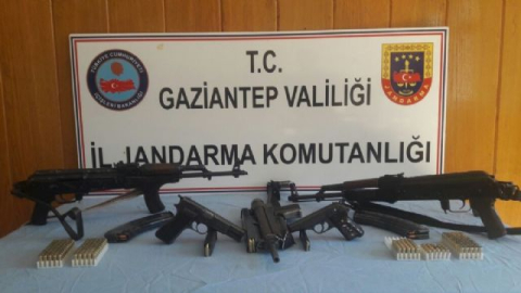 Durdurulan araçtan cephanelik çıktı