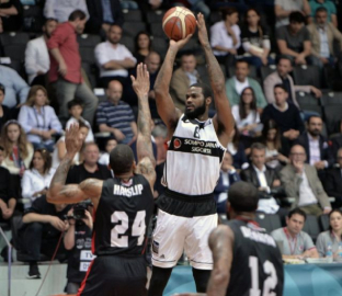 Beşiktaş seride 1-0 öne geçti