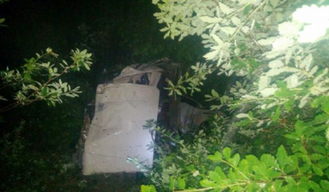 Otomobil uçuruma yuvarlandı: 2 ölü