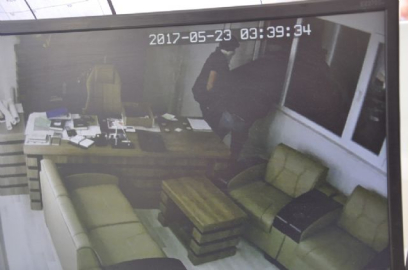 200 kiloluk çelik kasayı böyle çaldılar