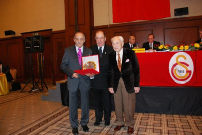 Galatasaray'ın efsane başkanı hayatını kaybetti