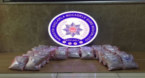 Otomobilin bagajından 35 kilo eroin çıktı