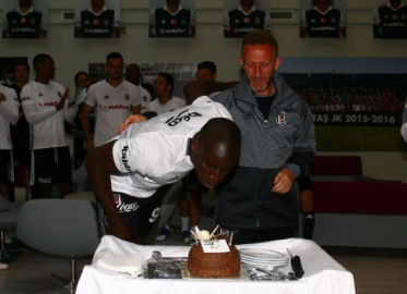 Demba Ba'nın yeni yaşı kutlandı