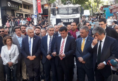 CHP'li vekillerden volta atma eylemi