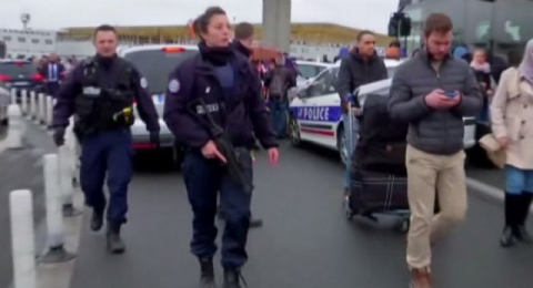 Paris'te Orly Havalimanı boşaltılıyor