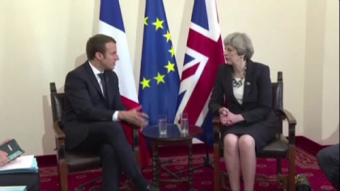 Macron, Theresa May ile görüştü