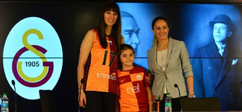 'Galatasaray ailesinde olmaktan dolayı gurur duyuyorum'