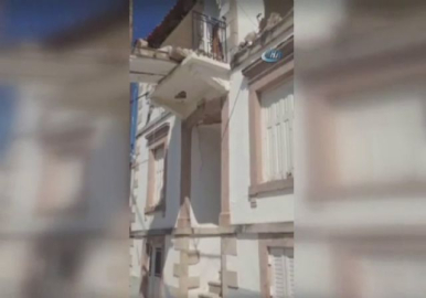 Deprem Yunanistan'da da hissedildi: Bazı binalar yıkıldı