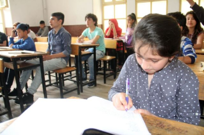 Savaşın çocukları Türkçe öğreniyor