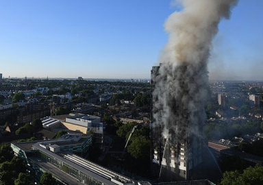 Londra'da 24 katlı binada yangın! İlk can kaybı açıklandı: En az 6 ölü