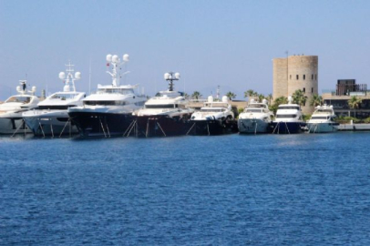 Yüzen saraylar Bodrum'da buluştu