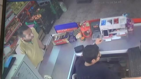 Cep telefonunu saniyeler içerisinde çaldı