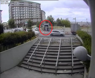 AVM otoparkından 40 bin liralık motosikleti çaldılar