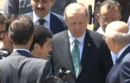 Erdoğan, cuma namazını Marmara İlahiyat Camii'nde kıldı
