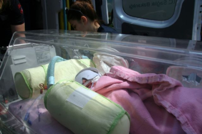 Anne karnında dehşeti yaşayan bebek yaşam savaşı veriyor
