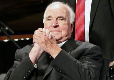 Eski Almanya Şansölyesi Kohl, hayatını kaybetti