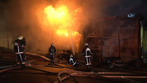 İstanbul'da deri imalathanesinde yangın