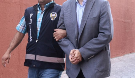 Eski vekile FETÖ'den tutuklama