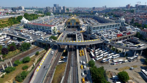 Otogardaki bayram yoğunluğu havadan görüntülendi