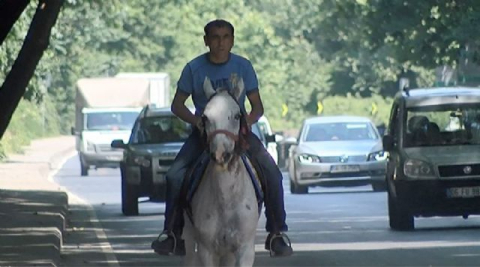 Asfalt kovboyu sürücüleri şaşırttı