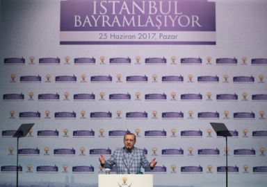 Erdoğan: NATO'nun gözden geçirilmesi lazım