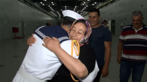 Kınalı kuzulara bayram sürprizi