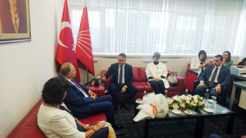 AK Parti'den CHP ve MHP'ye bayram ziyareti