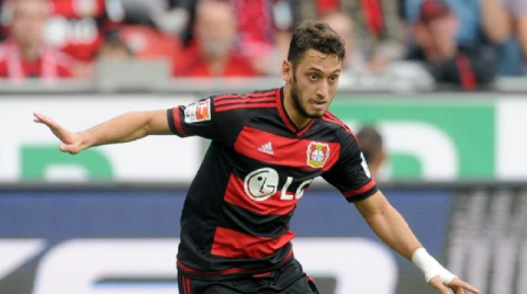 Hakan Çalhanoğlu İtalyan devine doğru