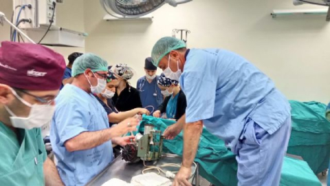 Kıyma makinesiyle hastaneye kaldırıldı